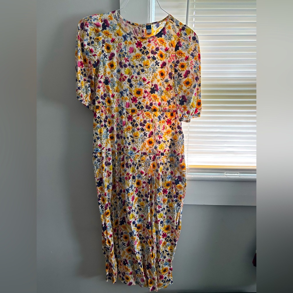 Beautiful old navy floral dress size small